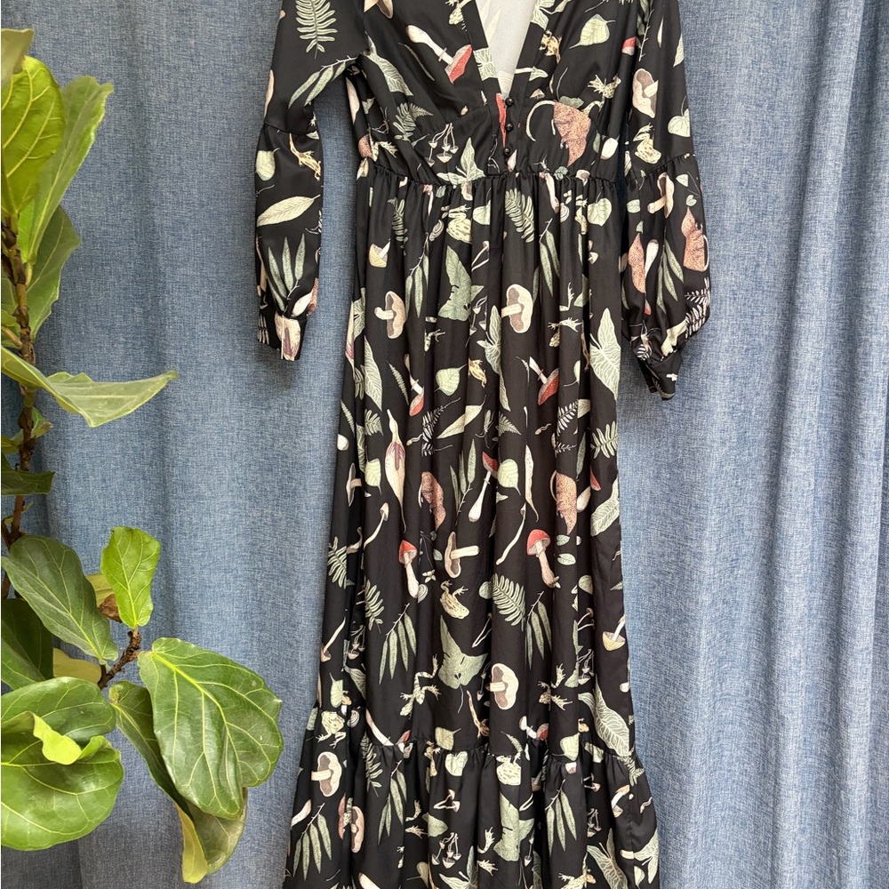 Botanical Print Long Sleeve Maxi Dress in Black